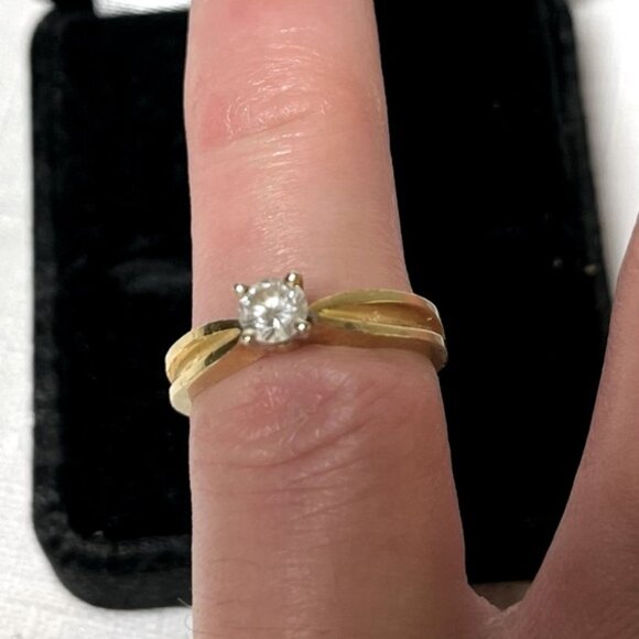 Natural Diamond Engagement Ring Unique band Thick gold strong band Size 5 - Picture 1 of 6